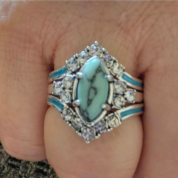Ladies ring 3 piece turquoise. Size 10. - Picture 2 of 4